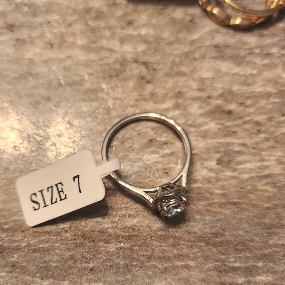Silver charmed aroma ring - Picture 2 of 2
